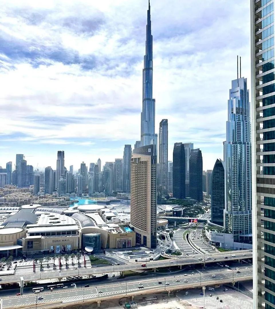 Emaar Fashion Avenue Studio With Burjkhalifa View 24 Dubai