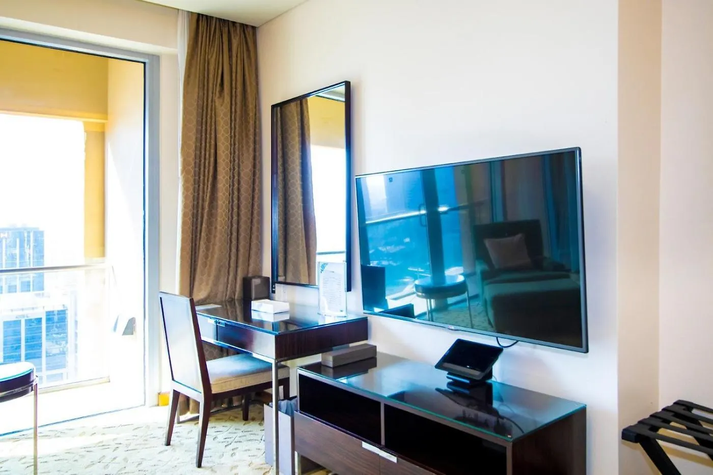 Apartment Emaar Fashion Avenue Studio With Burjkhalifa View 24 Dubai